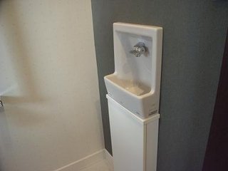 トイレ内の手洗い器