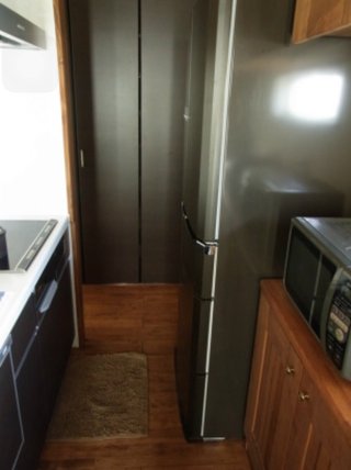 キッチンの幅と冷蔵庫の奥行、皆さんのお宅は？