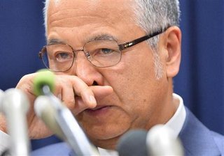 甘利経済再生担当相が辞任表明