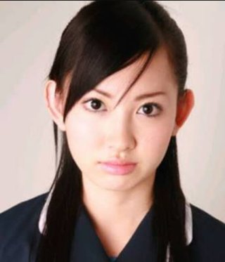 斎藤工＆小嶋陽菜５分でベッド、密着セクシー自撮り