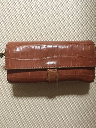 皆さんの財布見せてください。