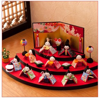 初節句ですが雛人形