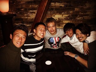 押尾学「今日は元日本代表と飲みました！」→ただ偶然店が一緒で写真撮っただけと判明