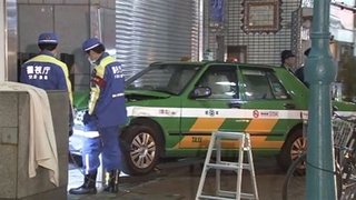タクシーが歩道に乗り上げ暴走し女性死亡、容疑の運転手逮捕
