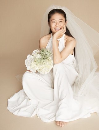 澤穂希が純白ウエディングドレスに最高の笑顔を披露