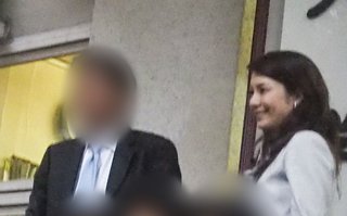 千野志麻元アナ“ド派手”なスーツで名門小の入学式に出席