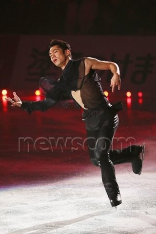 村主章枝(35)大胆ヌードを披露