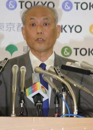 舛添氏 会議費で家族旅行疑い