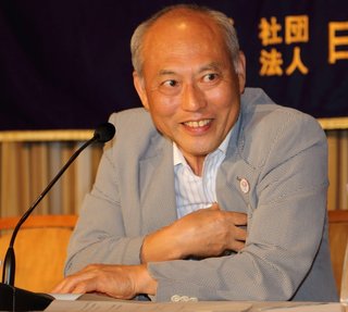 舛添氏 会議費で家族旅行疑い