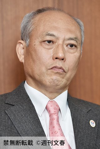 舛添氏 会議費で家族旅行疑い