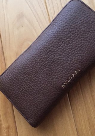 皆さんの財布見せてください。
