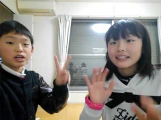 YouTubeでアンパンマンのおもちゃ紹介してる姉妹