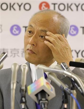 舛添氏 会議費で家族旅行疑い