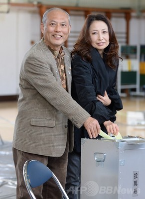 舛添氏 会議費で家族旅行疑い