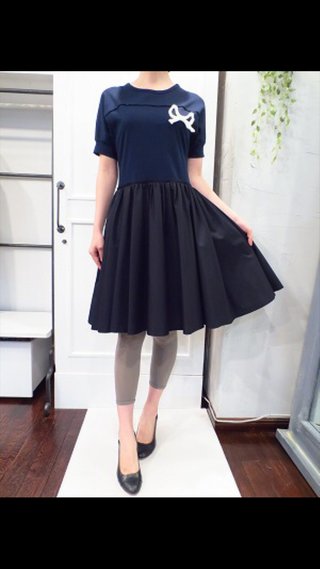 ワンピースにレギンスってダサい？古い？