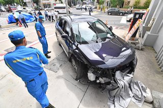 中学生の列に突っ込み５人重軽傷、乗用車同士が衝突　川崎
神奈川  