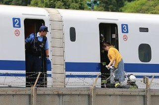 放火から約１年、新幹線の安全は　進む対策、難しい現実 (長文)