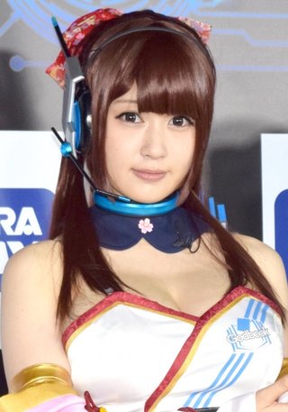 コスプレ御伽ねこむ、漫画家藤島康介氏と31歳差デキ婚