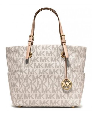 マイケルコースってダサい？