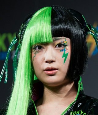 コスプレ御伽ねこむ、漫画家藤島康介氏と31歳差デキ婚