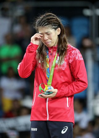 吉田沙保里の号泣に中尾ミエとミッツ・マングローブが辛口コメント「涙見せて欲しくない」「シラけた」