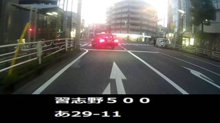 堂々と信号無視するタクシーがyoutubeに公開される