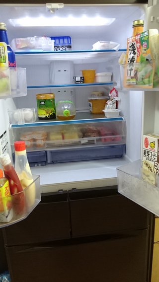 皆の家の冷蔵庫の中やキッチンを見せて