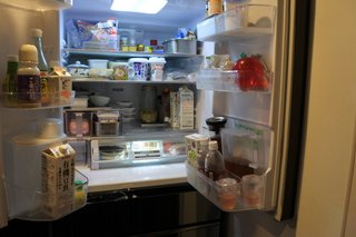 皆の家の冷蔵庫の中やキッチンを見せて