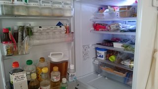 皆の家の冷蔵庫の中やキッチンを見せて