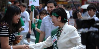 小池百合子氏、小泉氏譲りの「ケンカ選挙」で圧勝　当選後はいばらの道か【都知事選】