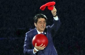 【五輪閉会式】安倍首相のマリオ姿を世界はどう報じたのか　海外メディア､ネットの反応は？