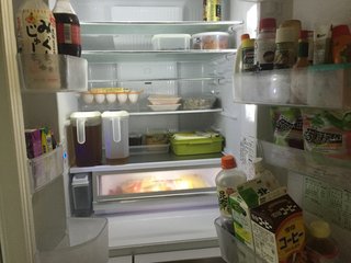 皆の家の冷蔵庫の中やキッチンを見せて
