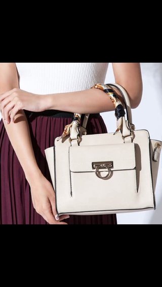 fifthのスカーフ付き2wayバッグ