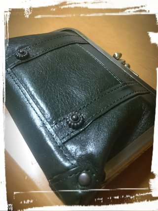 皆さんの財布見せてください。