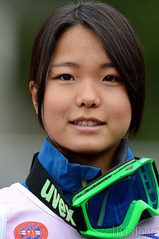 高梨沙羅ちゃん二重になって