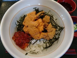 なか卯 生うに丼食べた人いる？ 