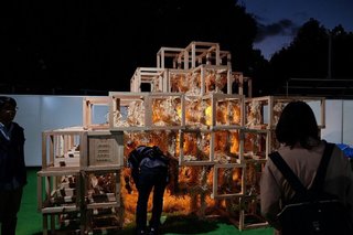 神宮外苑で火災、五歳児1人死亡＝イベント展示物燃え