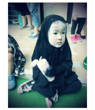 【画像6枚】カオナシに化けた幼稚園児、ハロウィンのコスプレ優勝者はこの子で間違いないと話題に
