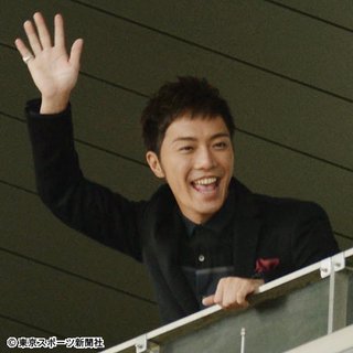 成宮寛貴「コカイン吸引」疑惑の現場写真！－人気俳優のウラの顔