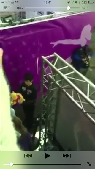 羽生結弦が未成年者のファンにイタズラ