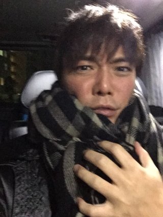 成宮寛貴「コカイン吸引」疑惑の現場写真！－人気俳優のウラの顔