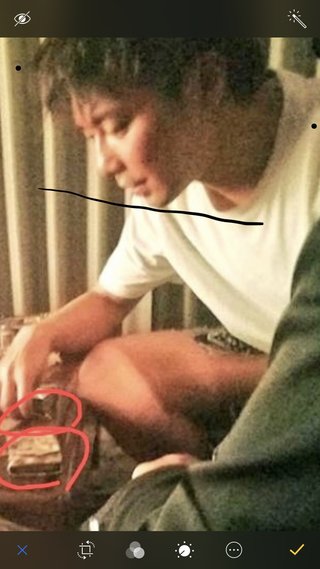 成宮寛貴「コカイン吸引」疑惑の現場写真！－人気俳優のウラの顔