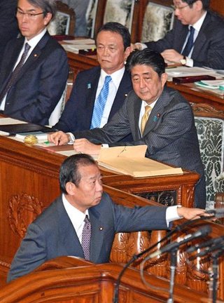 【自民党】二階氏、やじに「黙って聞け」＝衆院代表質問