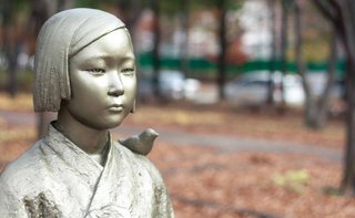 韓国最大野党「慰安婦合意は、ただ10億円を受け取っただけ。公式謝罪は受けていないから、無効だ」