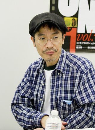 ピコ太郎の前で360度キャメラを使ってピコ太郎を録っている第三者の主の正体がついに判明