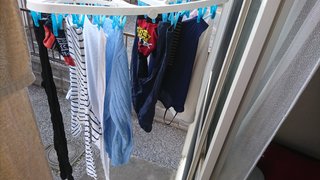 洗濯物干し過ぎ？（我が家、写）