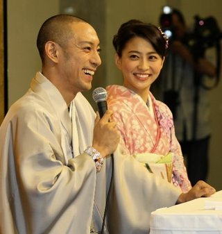 【ほぼ完治か？】がん闘病中の小林麻央　夫・海老蔵の舞台観劇するまでに回復へ…がん公表後初