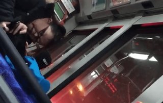 バスの車内で少年に暴行を加えるおばさんの事件 小樽