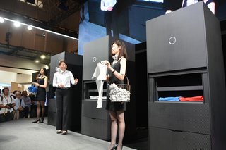 世界初の全自動衣類折りたたみ機が販売開始　衣類30枚を6時間で畳んで価格は185万円から