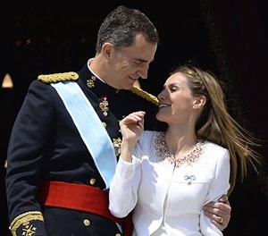 スペイン国王夫妻が来日 皇居で歓迎式典